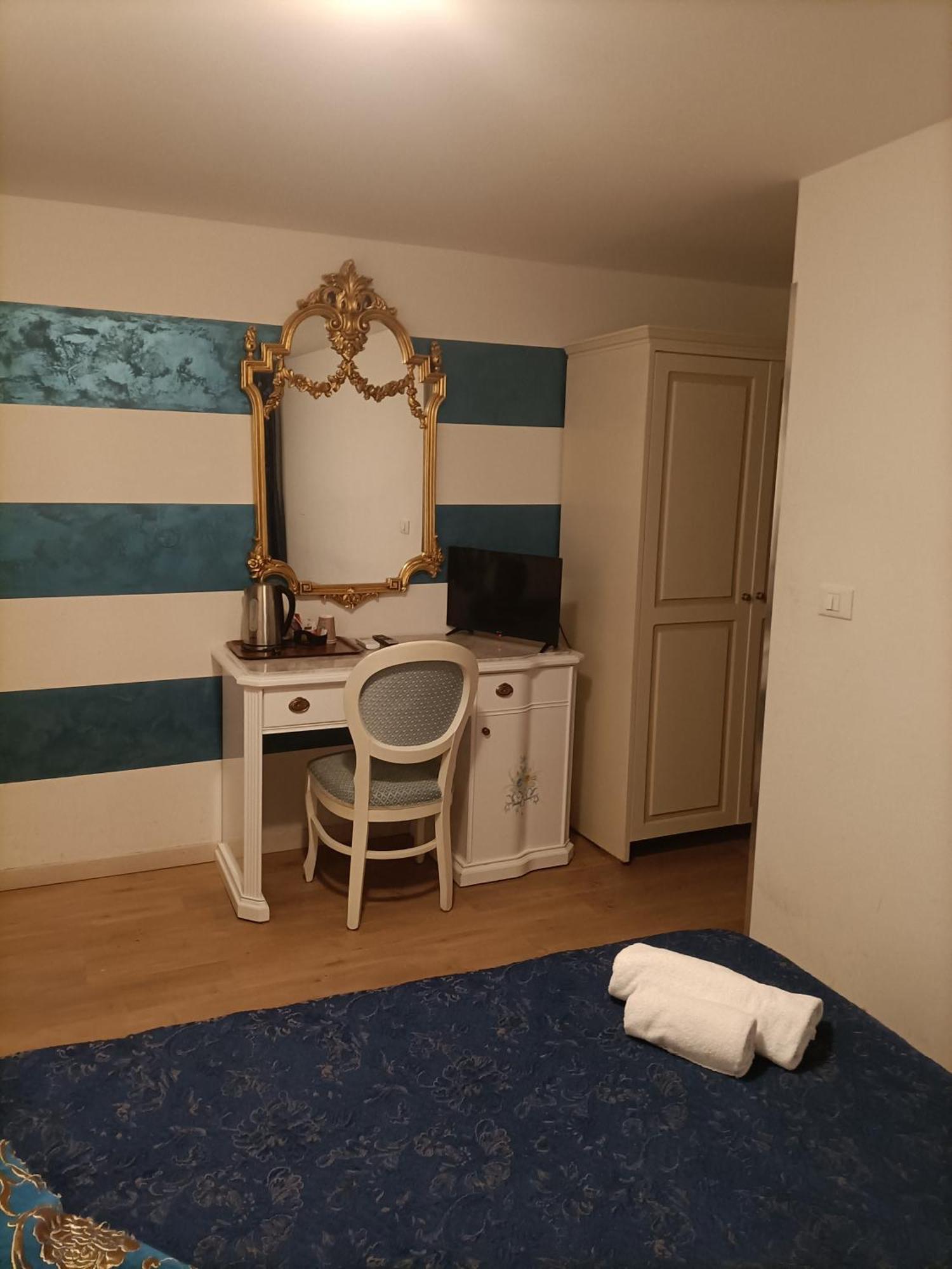 Palazzo Lion Morosini - Check In Presso Locanda Ai Santi Apostoli Venezia Eksteriør bilde