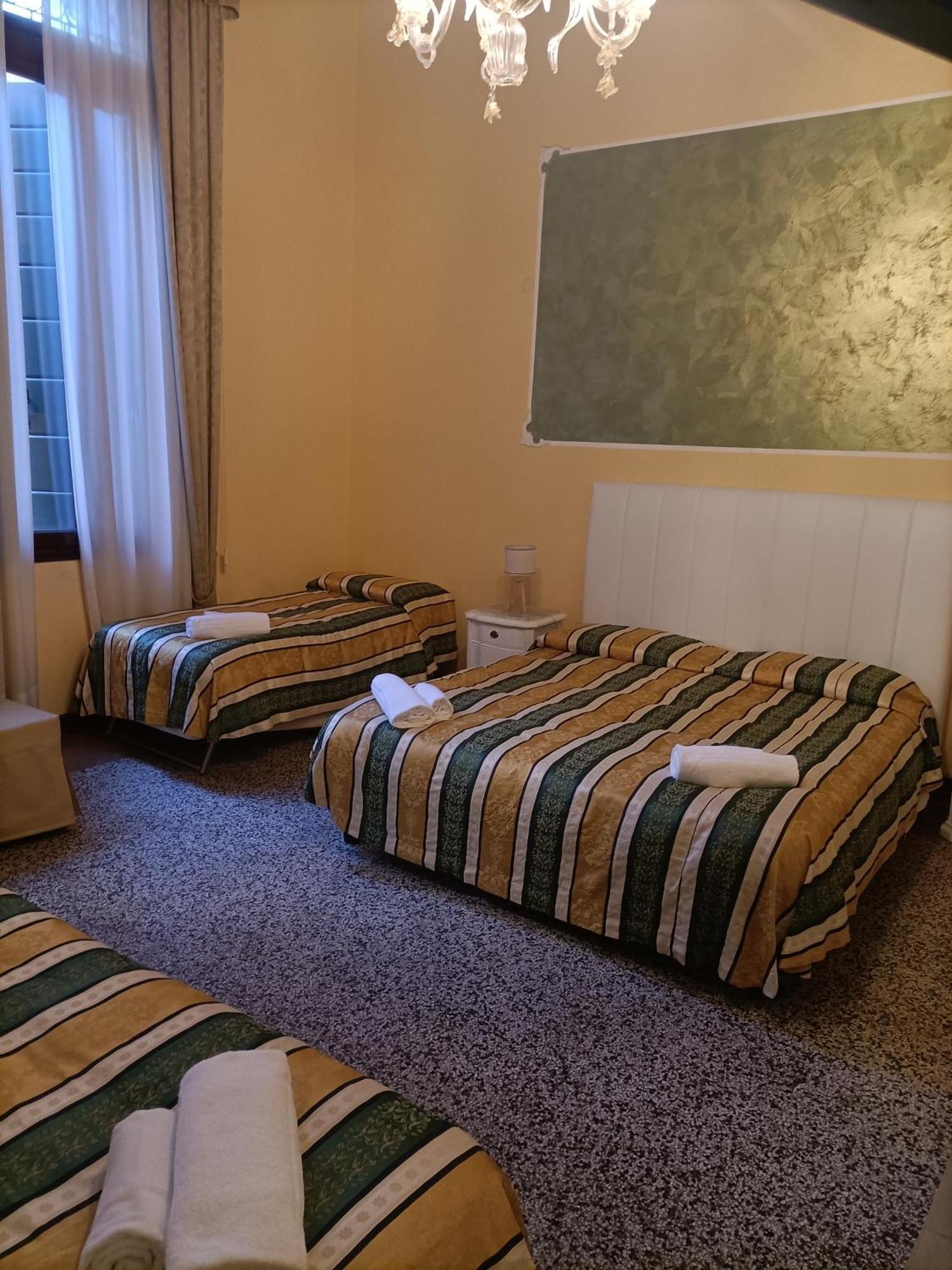 Palazzo Lion Morosini - Check In Presso Locanda Ai Santi Apostoli Venezia Eksteriør bilde