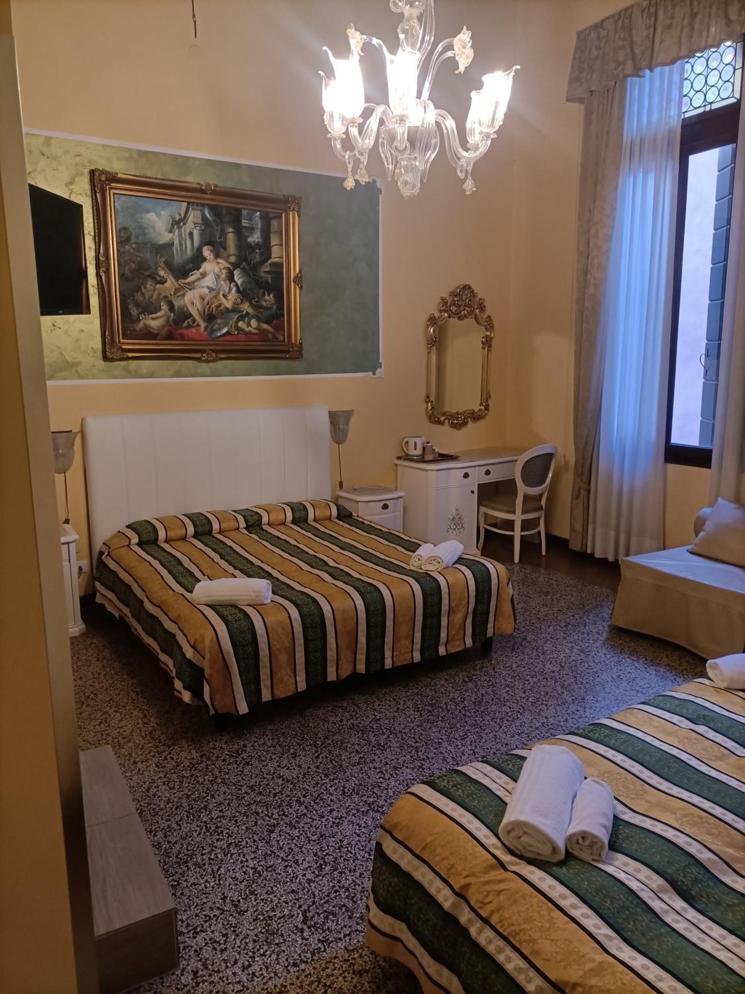 Palazzo Lion Morosini - Check In Presso Locanda Ai Santi Apostoli Venezia Eksteriør bilde