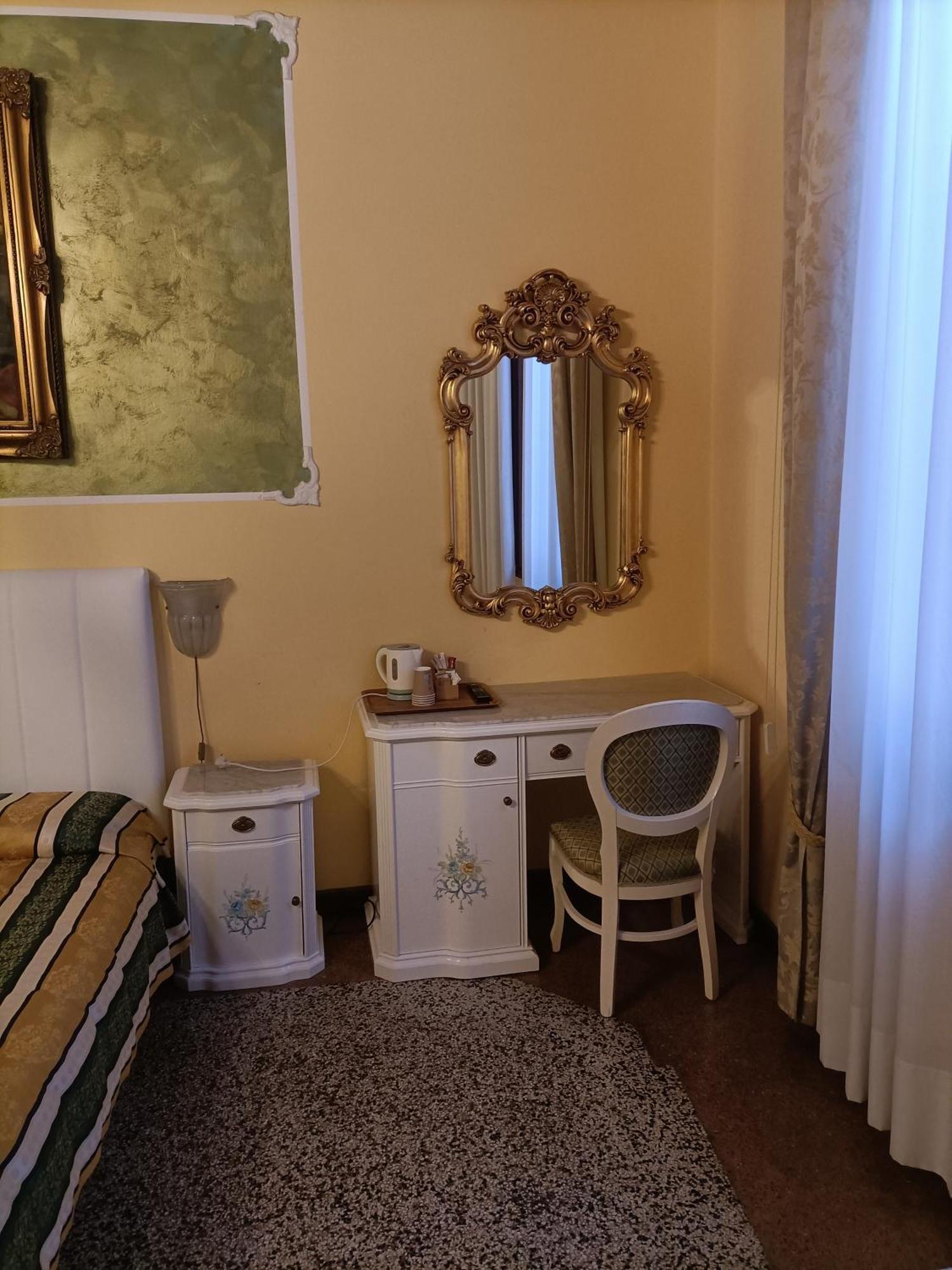 Palazzo Lion Morosini - Check In Presso Locanda Ai Santi Apostoli Venezia Eksteriør bilde